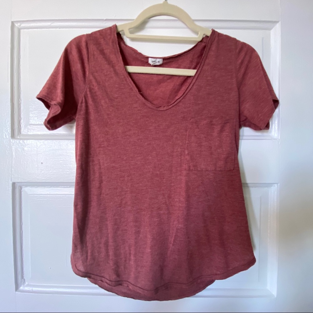 Garage maroon short sleeve tee shirt w pocket
